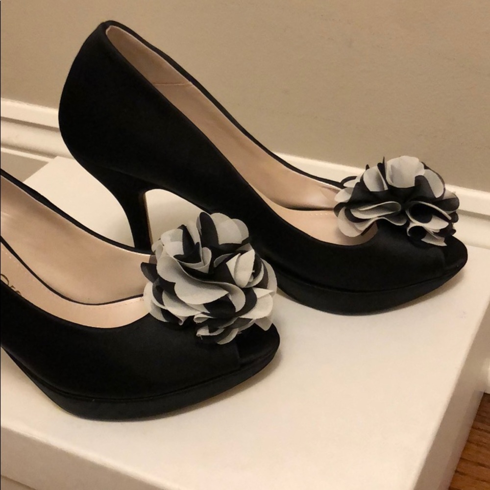 Caparros Heels - Picture 4 of 12